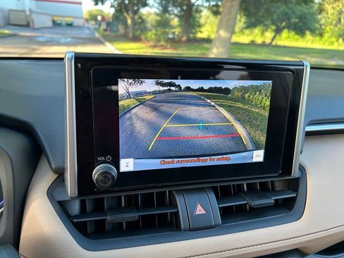 Certified 2025 Toyota RAV4 LE AWD/4WD image 25