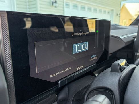 Used 2025 GMC Hummer EV 2X image 57