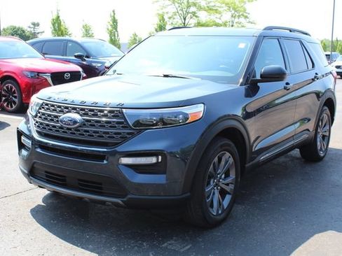 Used 2023 Ford Explorer XLT w/ Equipment Group 202A AWD/4WD image 9