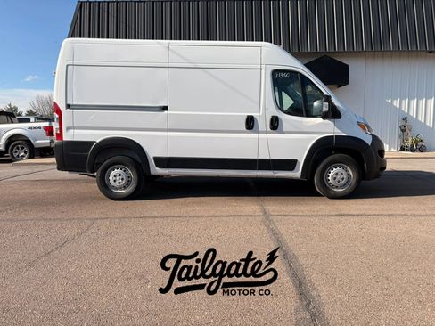 Used 2025 RAM ProMaster 2500 w/ Convenience Group FWD image 1