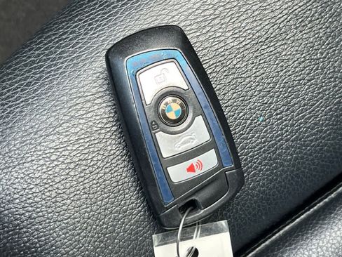 Used 2018 BMW 340i Sedan w/ Premium Package image 28