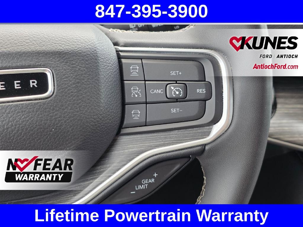 Used 2024 Jeep Wagoneer L Series II AWD/4WD image 42