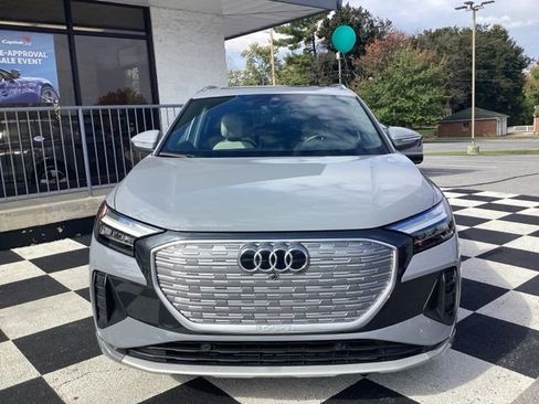 Used 2022 Audi Q4 e-tron Premium w/ Convenience Package AWD/4WD image 4