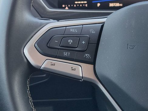 Used 2024 Volkswagen Tiguan SE image 28