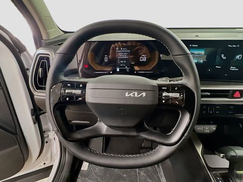 New 2026 Kia Sorento LX image 11
