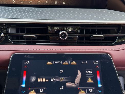 Used 2026 INFINITI QX80 Autograph w/ Premium Cargo Package AWD/4WD image 32