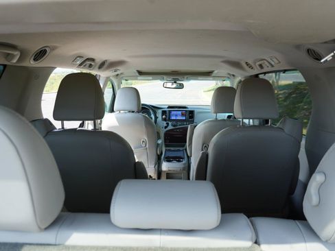 Used 2012 Toyota Sienna XLE AWD/4WD image 16