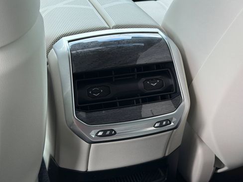 Certified 2023 BMW 740i w/ Executive Package RWD image 16