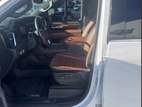 Used 2024 GMC Sierra 2500 Denali Ultimate image 11