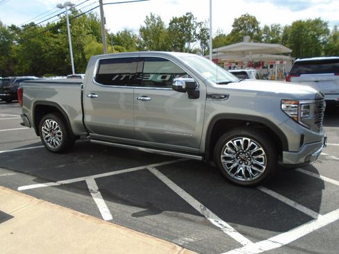 Certified 2025 GMC Sierra 1500 Denali Ultimate AWD/4WD image 6
