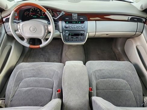 Used 2005 Cadillac De Ville DHS w/ Equipment Group image 20