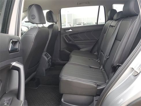 Used 2023 Volkswagen Tiguan SE image 24
