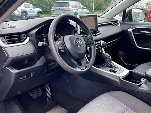 Used 2025 Toyota RAV4 XLE AWD/4WD image 8