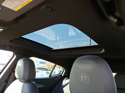 Used 2024 Alfa Romeo Tonale Veloce image 14