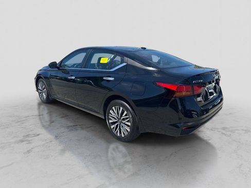 Certified 2024 Nissan Altima 2.5 SV AWD/4WD image 3