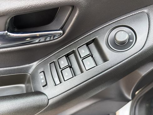 Used 2019 Chevrolet Trax LT w/ LT Convenience Package image 12