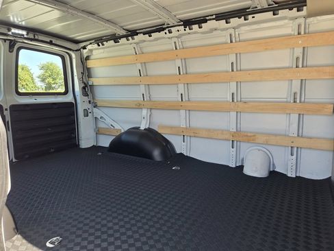 Used 2025 Chevrolet Express 2500 w/ Driver Convenience Package RWD image 31