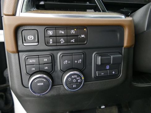 Used 2025 Chevrolet Tahoe High Country w/ Sun And Tow Package AWD/4WD image 14