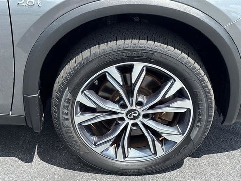 Used 2017 INFINITI QX30 Premium w/ Navigation Package AWD/4WD image 32