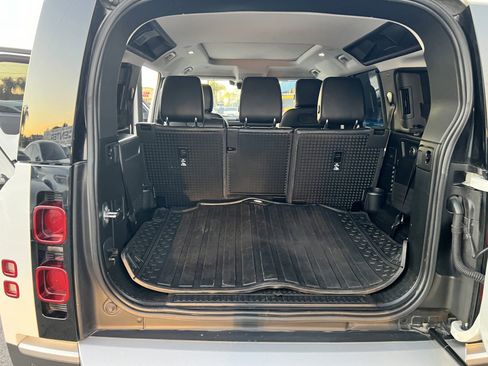 Used 2020 Land Rover Defender 110 S image 28