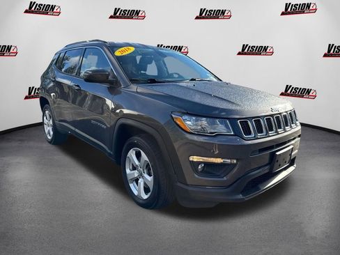 Used 2018 Jeep Compass Latitude w/ Cold Weather Group image 3