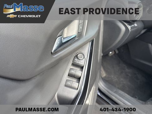 Used 2025 Chevrolet Equinox LT w/ Convenience Package II image 9