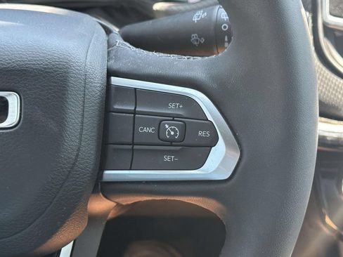 Used 2023 Jeep Compass Latitude AWD/4WD image 22