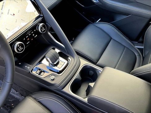 New 2024 Jaguar E-PACE R-Dynamic SE image 8