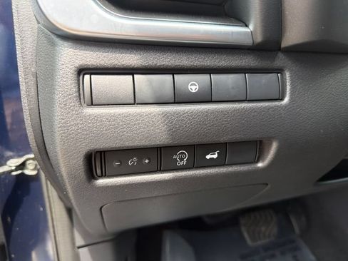 Used 2024 Nissan Rogue SV AWD/4WD image 10