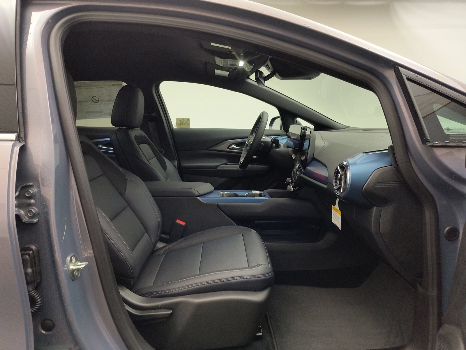 New 2026 Chevrolet Equinox EV LT FWD image 28