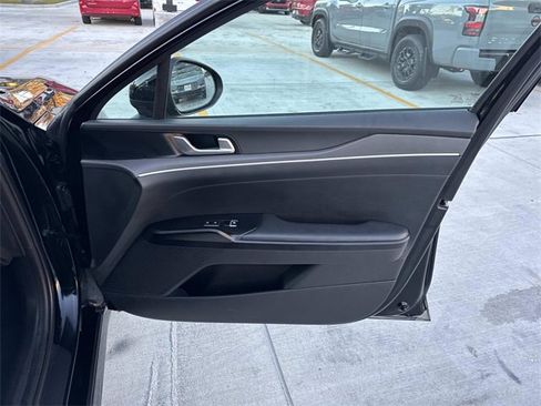 Used 2022 Kia K5 LXS image 13