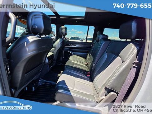 Used 2023 Jeep Wagoneer L Series III w/ Premium Group I AWD/4WD image 26