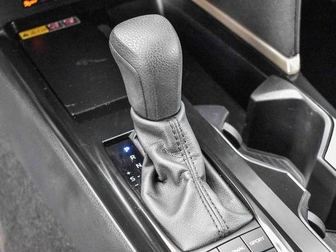 Used 2025 Toyota Camry Hybrid image 18