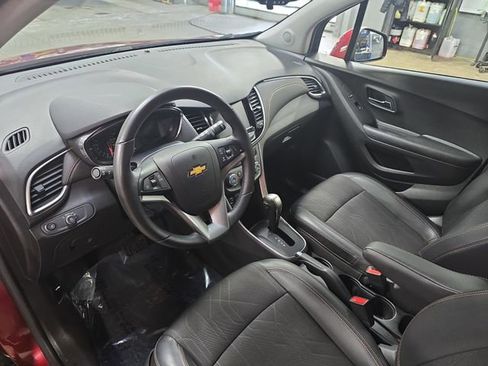 Used 2021 Chevrolet Trax LT w/ Driver Confidence Package image 17