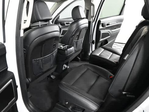 Used 2024 Kia Telluride S image 15