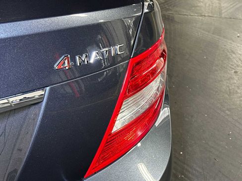 Used 2011 Mercedes-Benz C 300 4MATIC Sedan image 15