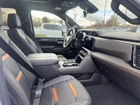 Used 2024 GMC Sierra 2500 AT4 w/ AT4 Premium Plus Package image 10