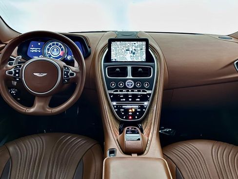 Used 2018 Aston Martin DB11 V12 RWD image 29