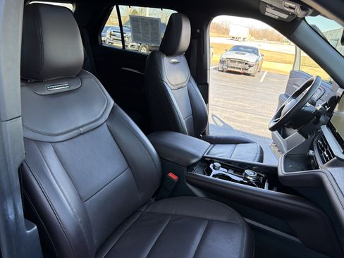 Certified 2025 Ford Explorer Platinum image 33