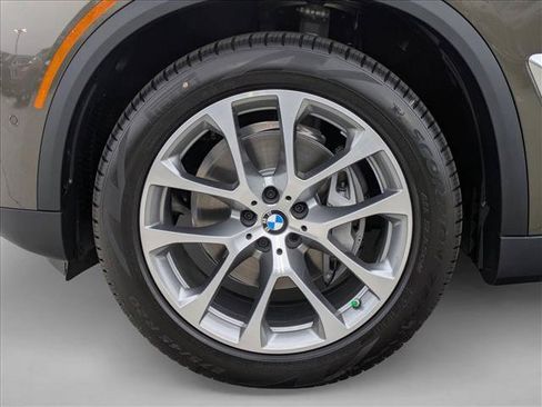 Used 2026 BMW X5 xDrive40i AWD/4WD image 10