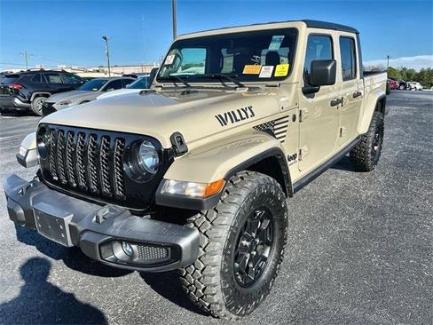 Used 2022 Jeep Gladiator Sport image 13