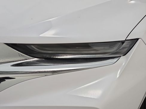 Used 2020 Chevrolet Blazer Premier w/ Driver Confidence II Package image 32