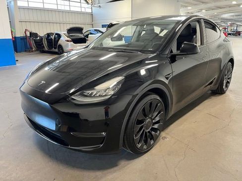 Used 2022 Tesla Model Y Long Range AWD/4WD image 7