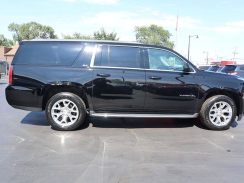 Used 2016 GMC Yukon XL SLT w/ Open Road Package AWD/4WD image 6