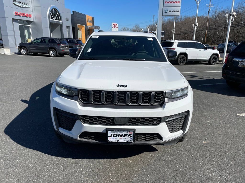 New 2026 Jeep Grand Cherokee Altitude AWD/4WD image 3