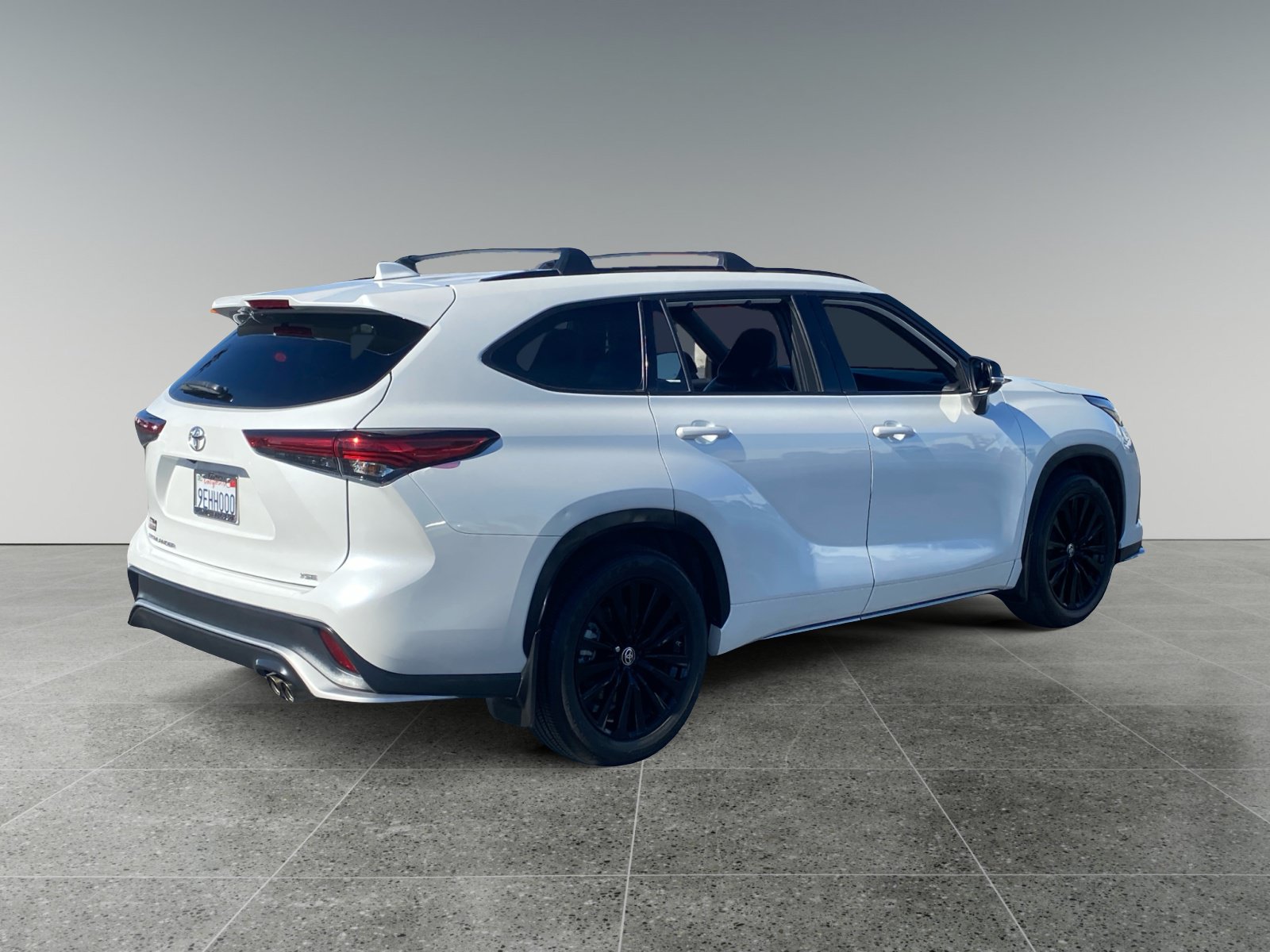 Used 2023 Toyota Highlander XSE FWD image 5
