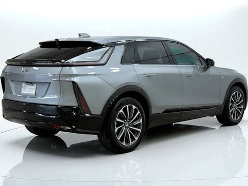 Used 2024 Cadillac Lyriq Sport image 11