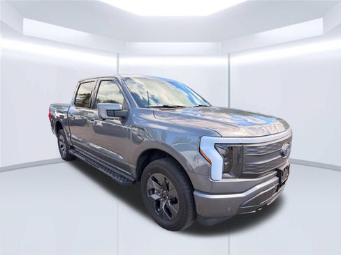 Used 2022 Ford F150 Lightning Lariat w/ Equipment Group 511A High AWD/4WD image 2