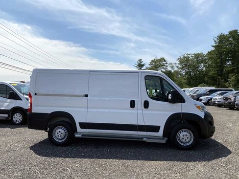 Used 2025 RAM ProMaster 2500 w/ U-Haul Equipment Group FWD image 2