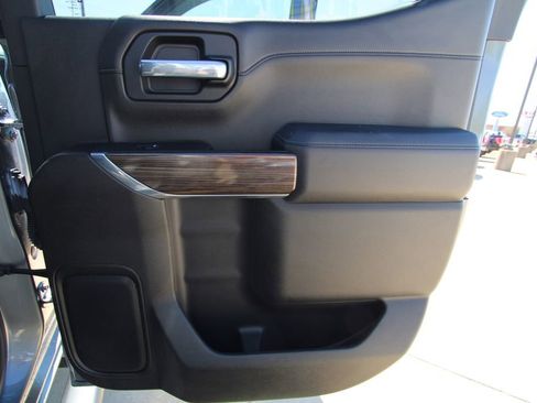 Used 2021 Chevrolet Silverado 1500 LT Trail Boss w/ Convenience Package II image 44